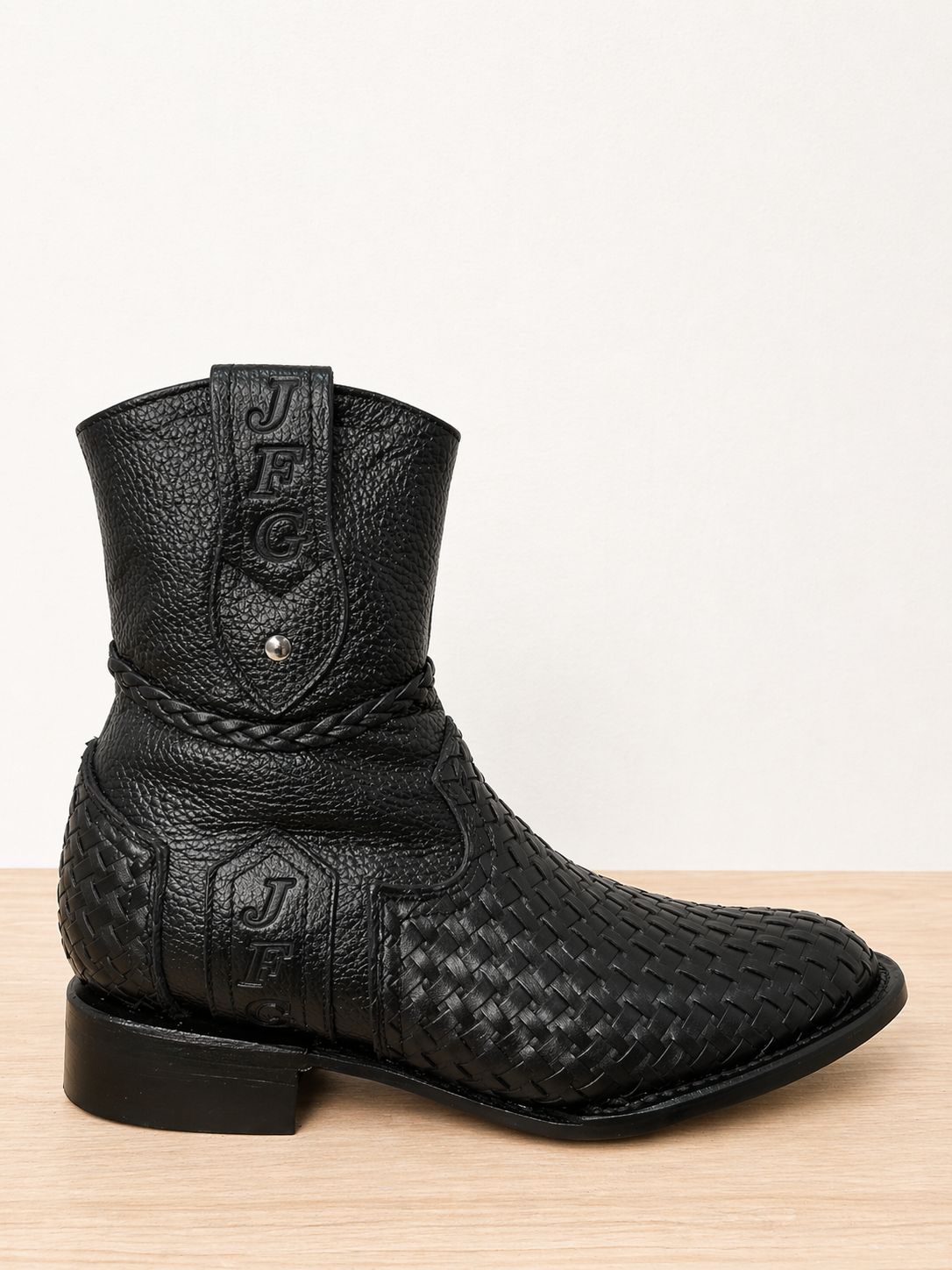 Botas Oval Petatillo negro